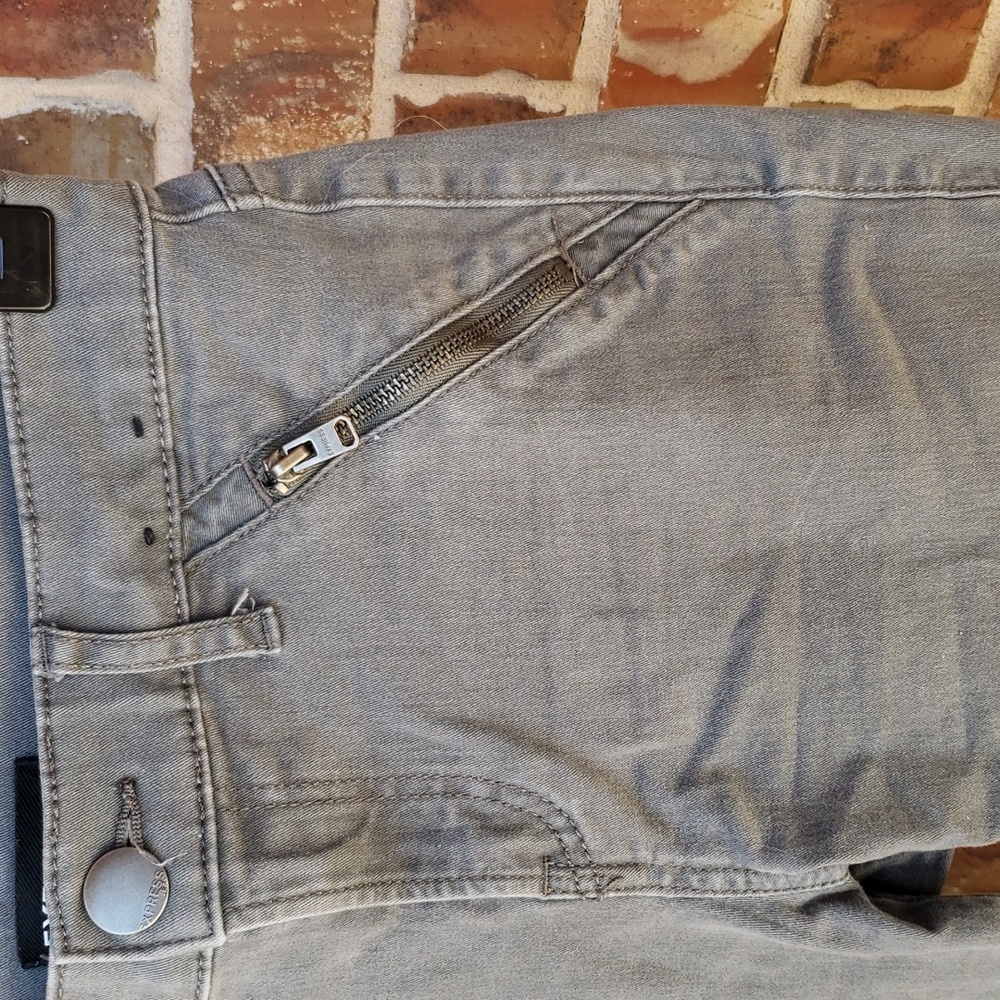 Grey Jeans - Picture 3 of 6